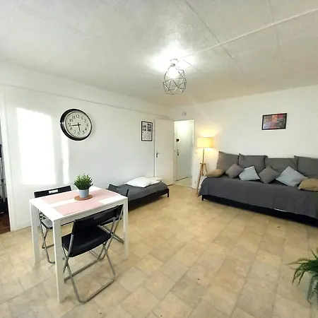 St-Quentin-En-Yvelines Plusieurs Appartements Avec Parking Trappes Exterior foto