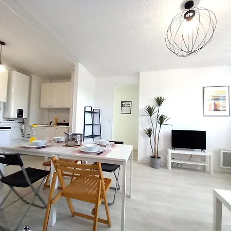 St-Quentin-En-Yvelines Plusieurs Appartements Avec Parking Trappes Zimmer foto