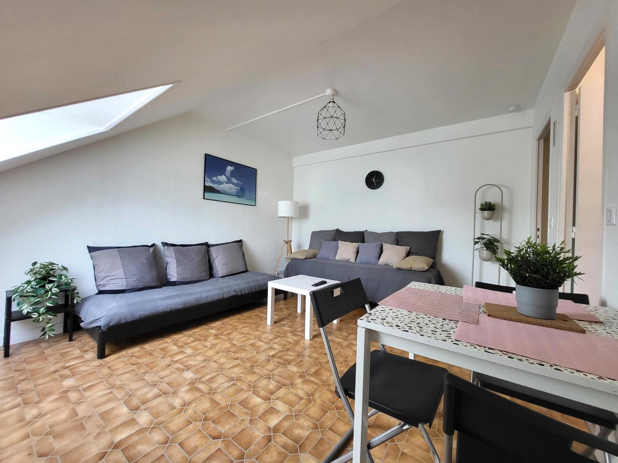 Apartment St-quentin-en-yvelines Plusieurs Avec Parking *