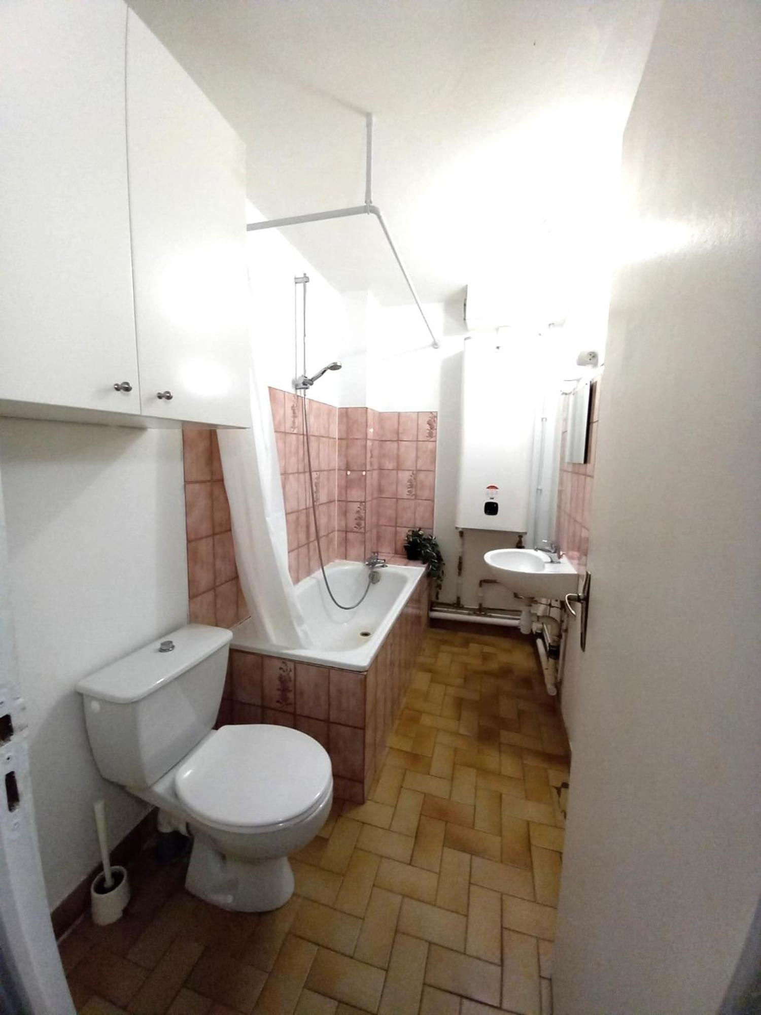 Apartment St-quentin-en-yvelines Plusieurs Avec Parking *