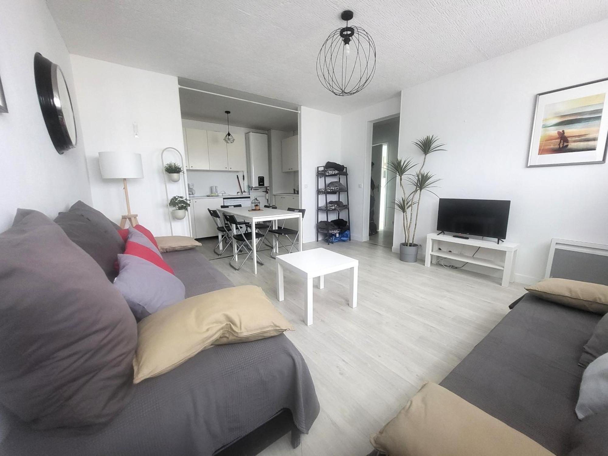 Apartment St-quentin-en-yvelines Plusieurs Avec Parking *